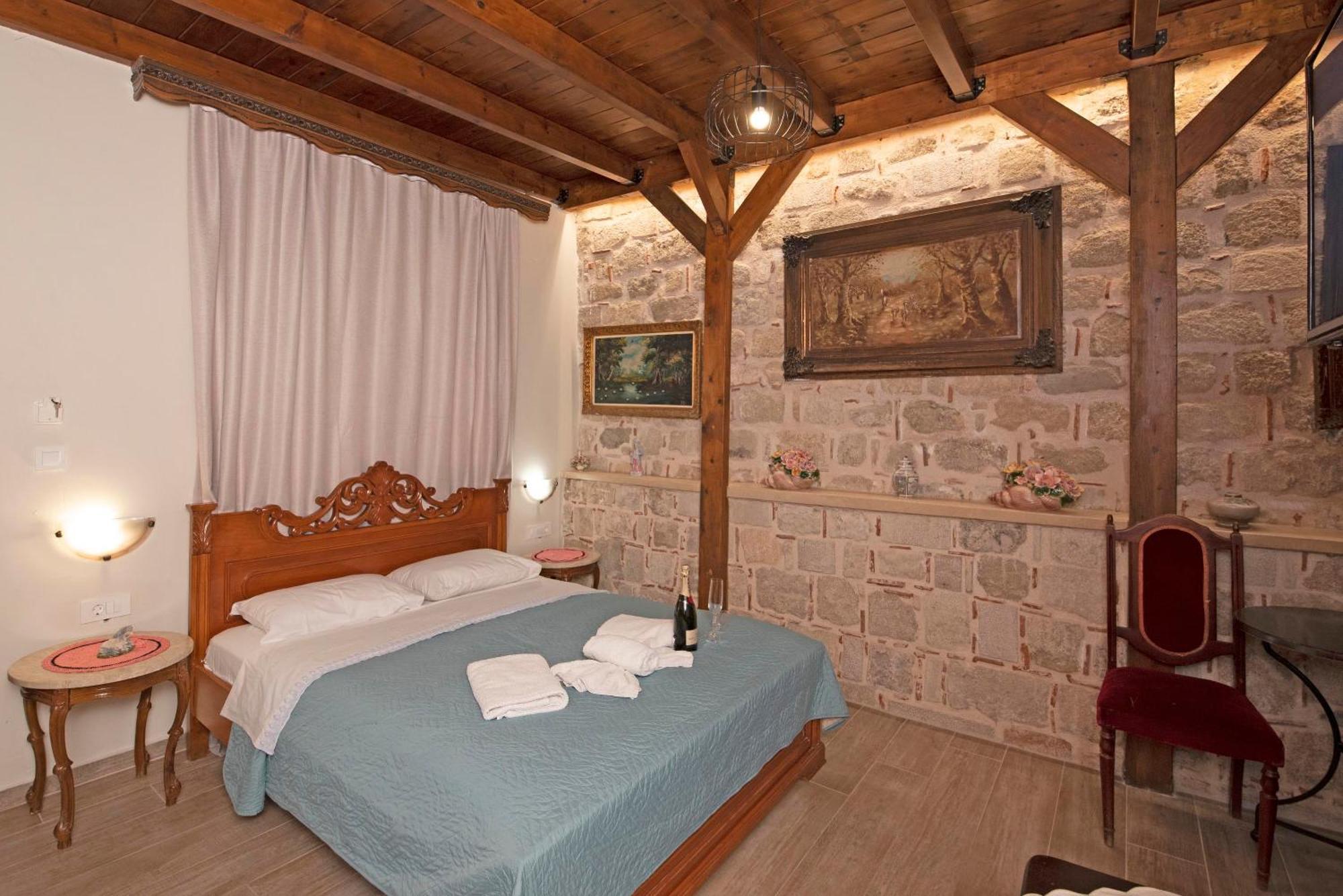 Arionos Rooms - Old Town Rhodes City Ngoại thất bức ảnh